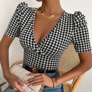 Houndstooth V-neck Top